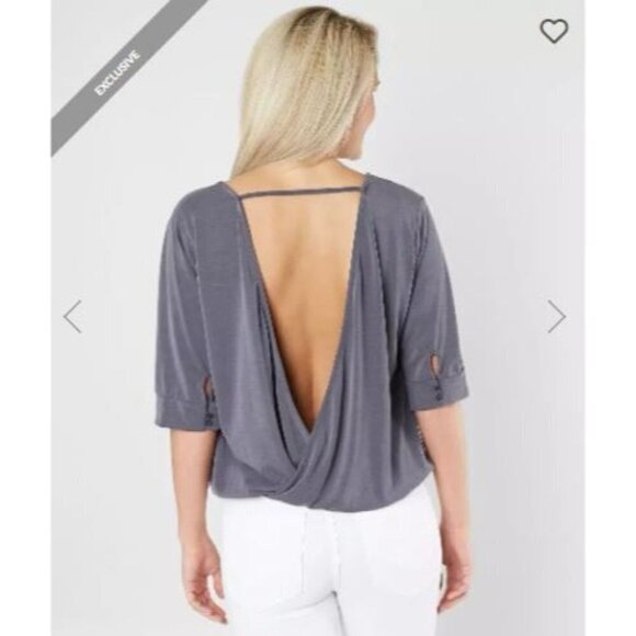 Red by BKE Washed Surplice Top 3/4 Button Sleeve V-Neck Small Womens Gray - Picture 2 of 12